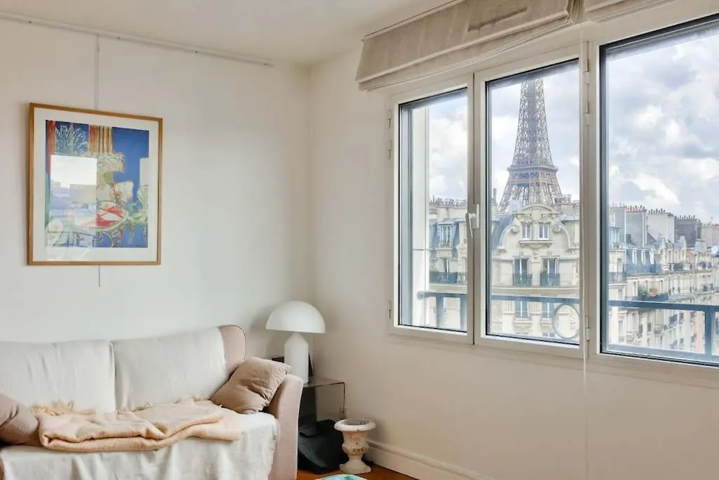 Superbe T2 Avec Balcon Vue Sur La Tour Eiffel *