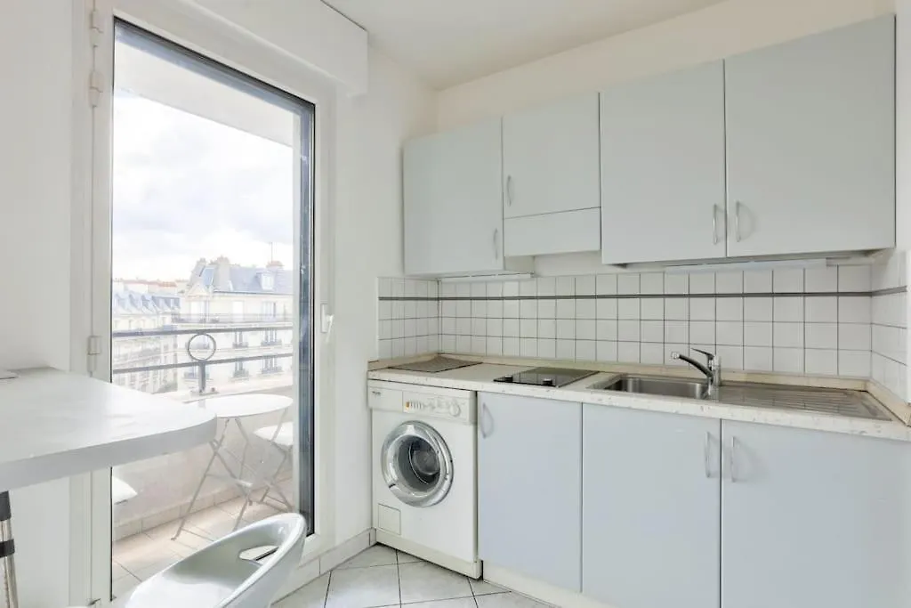 Superbe T2 Avec Balcon Vue Sur La Tour Eiffel * Parijs