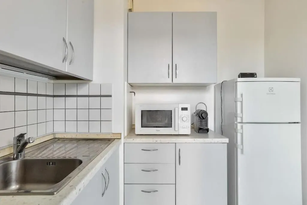 Superbe T2 Avec Balcon Vue Sur La Tour Eiffel Appartement Parijs